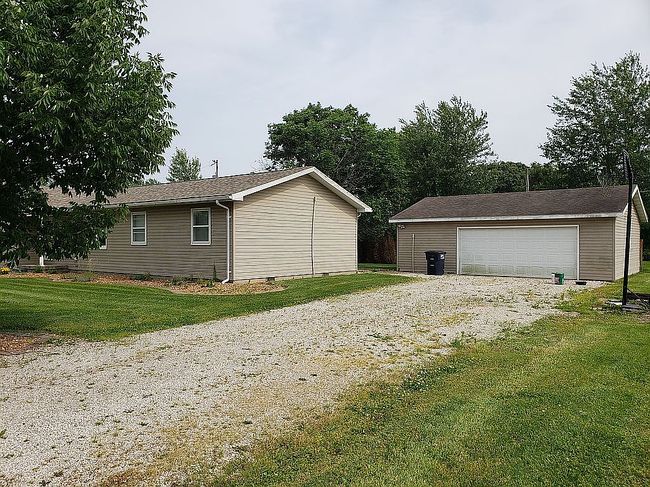 Photo of 820 Randal St, Ramsey, IL