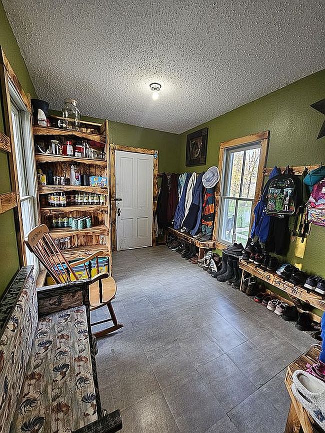 Image of 411 E Division St