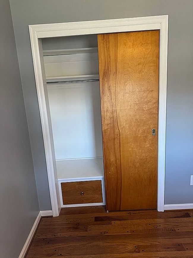 Image of 2330 Linwood Ave