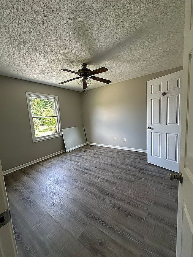 Photo of 172 Village Ln, Gray, TN