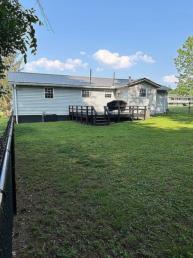 Image of 105 Pine Dr