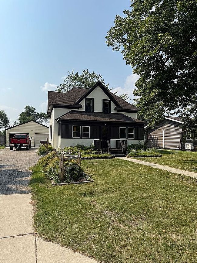 Photo of 236 Fox St, Perham, MN
