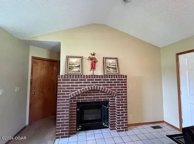 Photo of 2153 S Crestview Dr, Joplin, MO