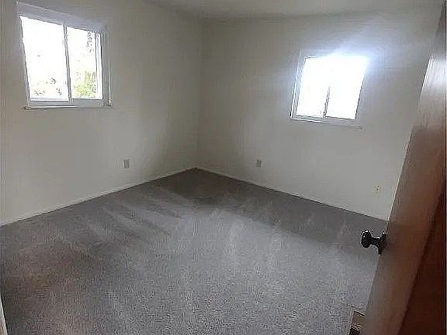 Photo of 388 Butterfield Dr, Irwin, PA