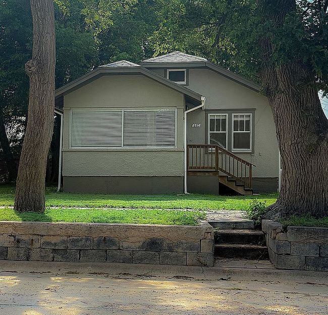 Photo of 440 N Riddle Ave, Colby, KS
