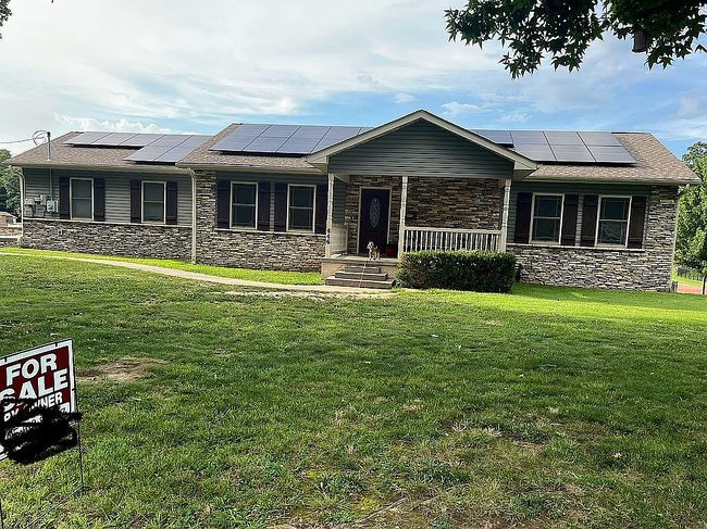 Photo of 446 E 10th St, Baxter Springs, KS