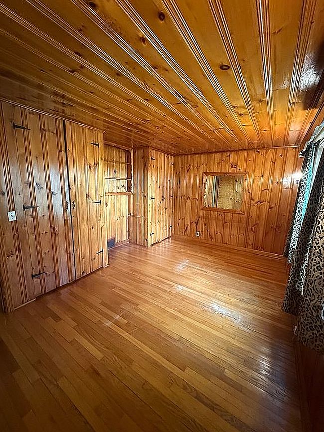 Preview of property located at 1701 Dana Ave