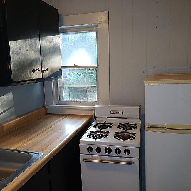 Image of 326 W Calhoun St