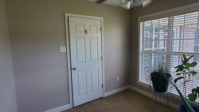 Image of 2240 Desha Dr