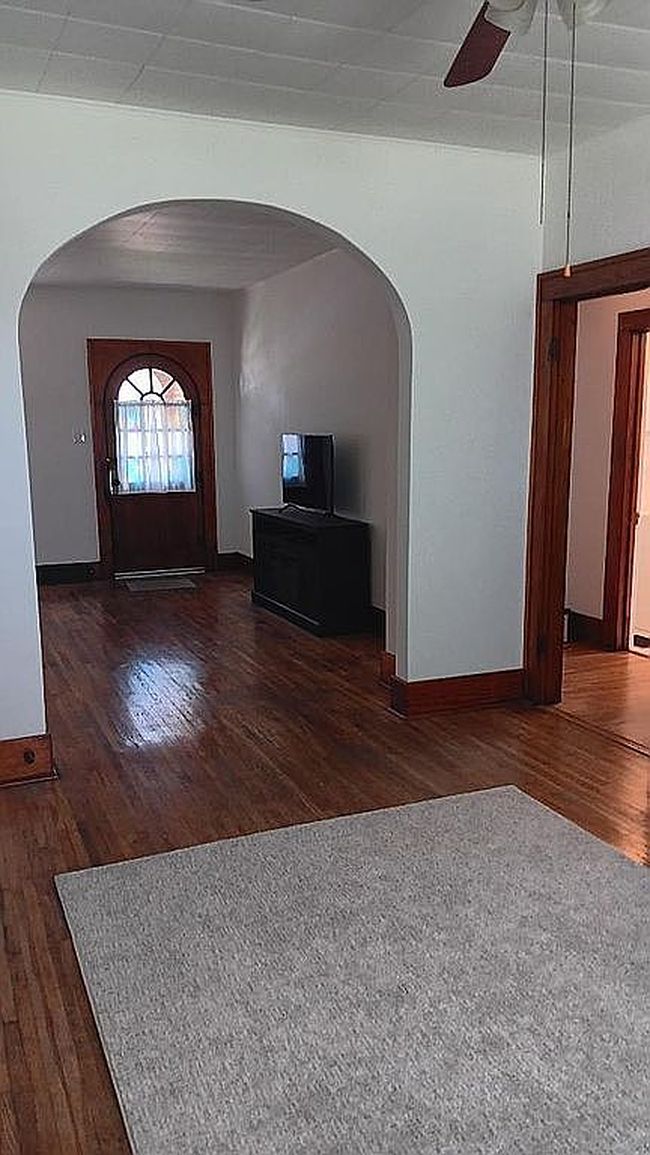 Image of 426 W Calhoun St