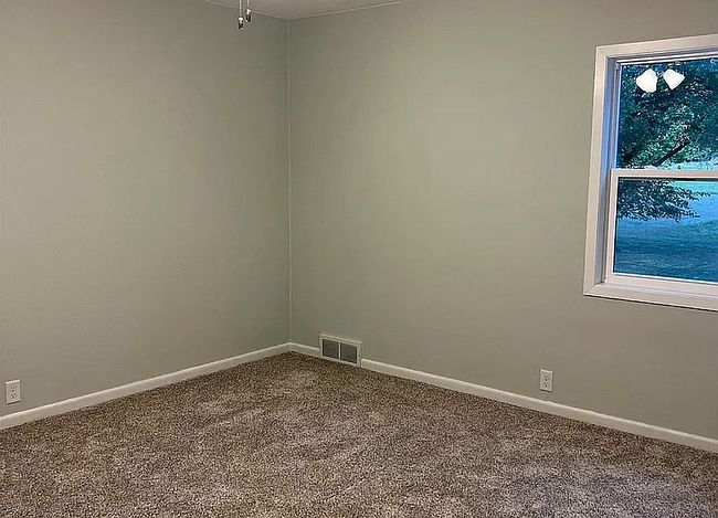 Image of 405 2nd St N