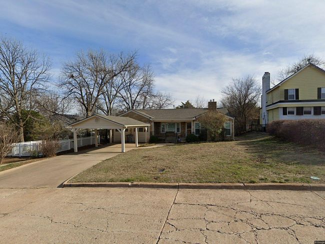 Image of 1304 Nw Elm Ave