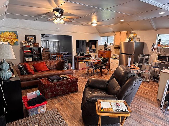 Photo of 912 W Lake Dr, Weatherford, TX