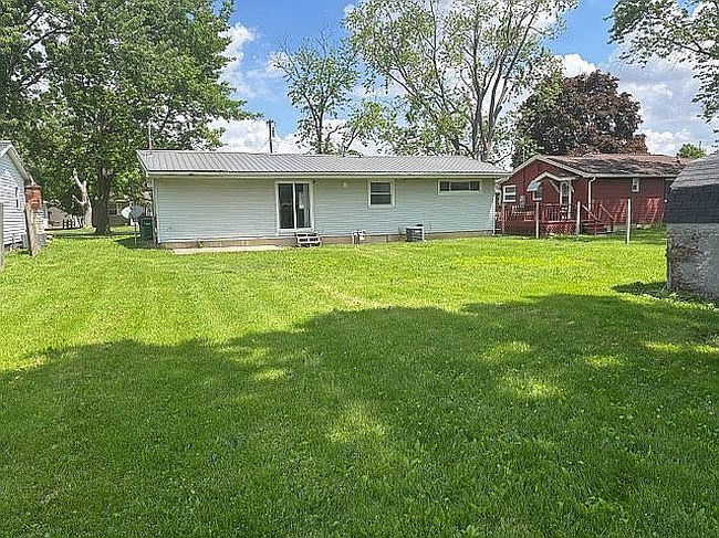 Photo of 907 E Newkirk St, Tuscola, IL