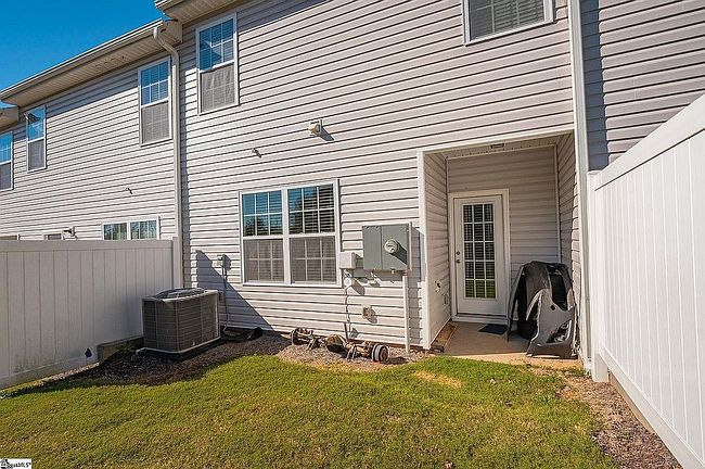 Image of 105 Moorlyn Ln