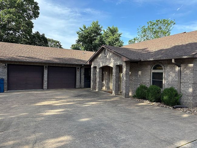 Image of 6 Crooked Oak Ln