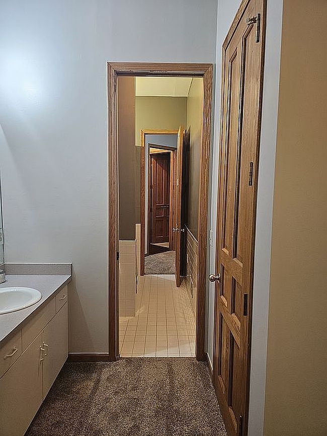 Photo of 7417 Steeplechase Ct, Saline, MI