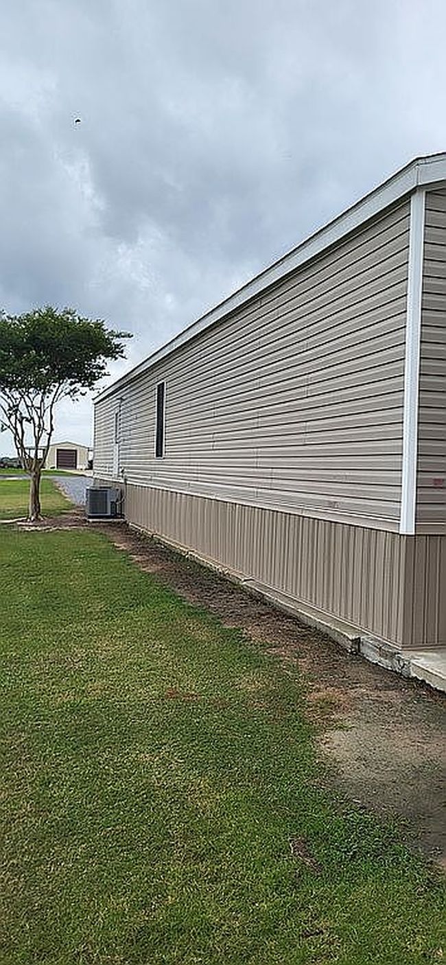 Photo of 5638 Bull Whip Rd, Iowa, LA