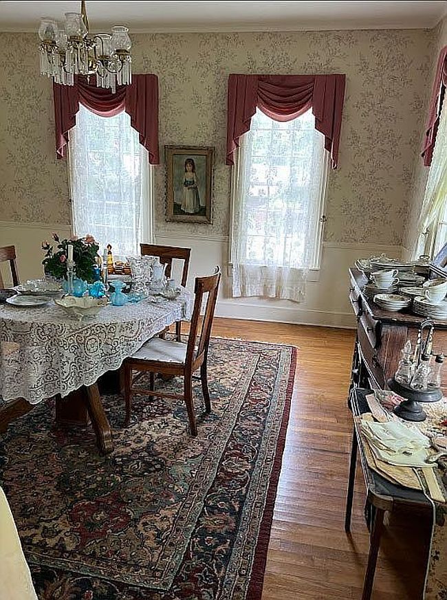 Image of 1005 Asbury St