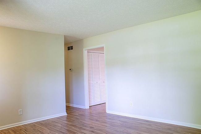 Additional photo 1 of property located at 106 Clore Ave