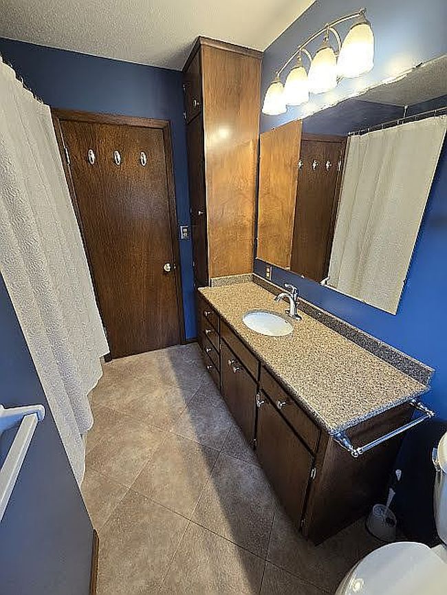 Photo of 810 Westwood Ave, Larimore, ND