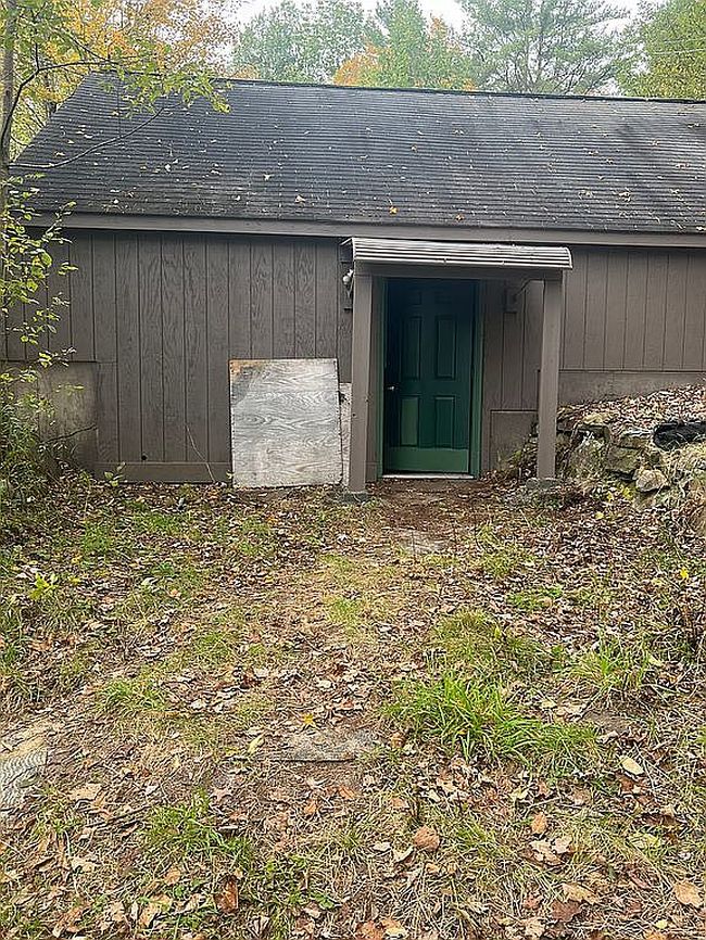 Image of 1 Sharon Ln