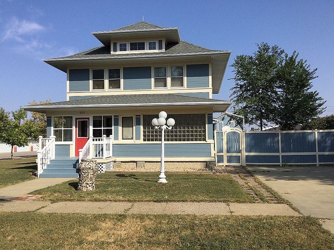 Preview of property located at 400 2nd Ave W
