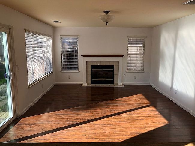 Image of 230 W Cromwell Ave