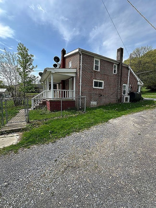 Image of 305 High St