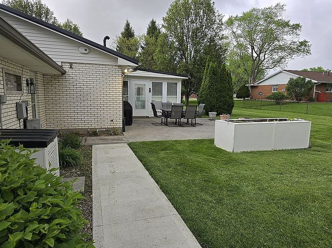 Image of 6033 Detrick Rd