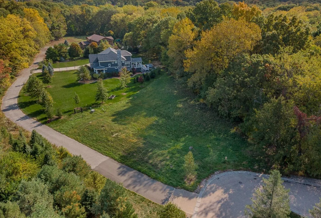 Photo of 2400 Throughwoods Dr