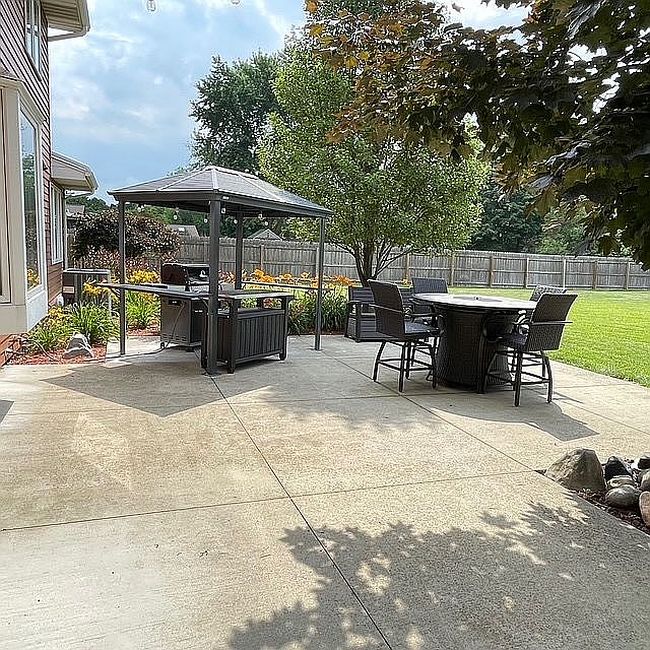 Photo of 8889 Crooked Creek Dr, Saginaw, MI
