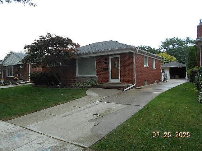 Photo of 22737 Playview St, Saint Clair Shores, MI