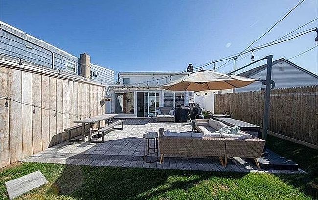 Photo of 709 Monroe Blvd, Long Beach, NY