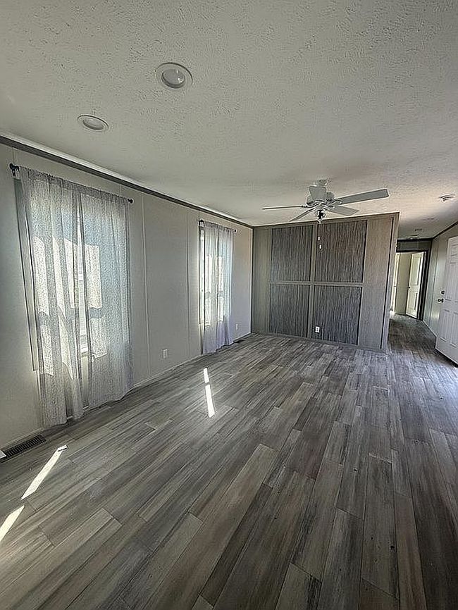 Image of 1713 Pella Ave #4