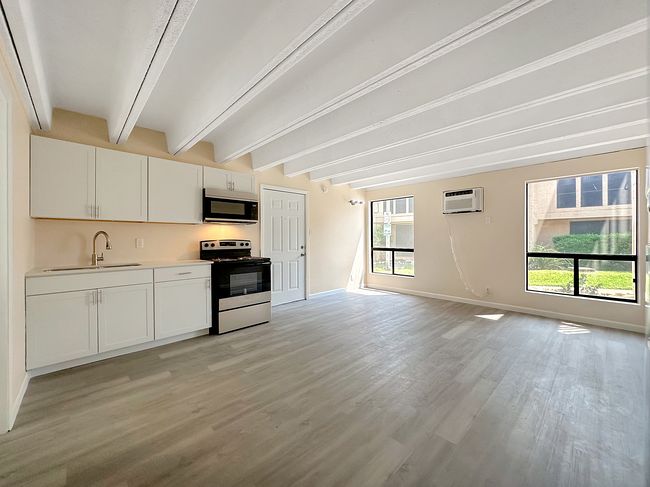 Additional photo 2 of property located at 5920 Lago Vista Way