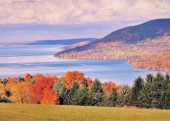 23 Cliffside Dr, Canandaigua, NY