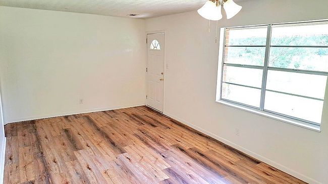 Image of 376 Dale Cir