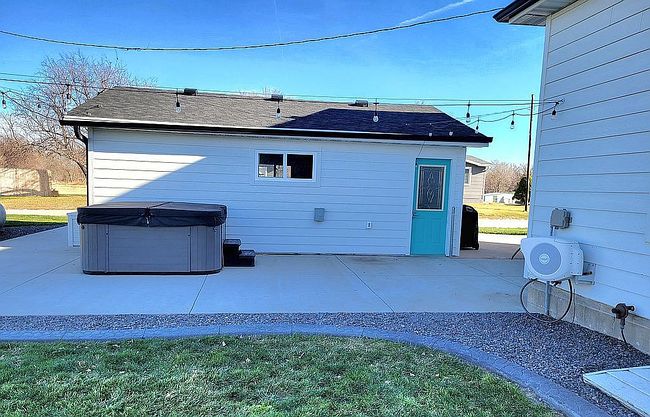 Image of 407 E Stebbins St
