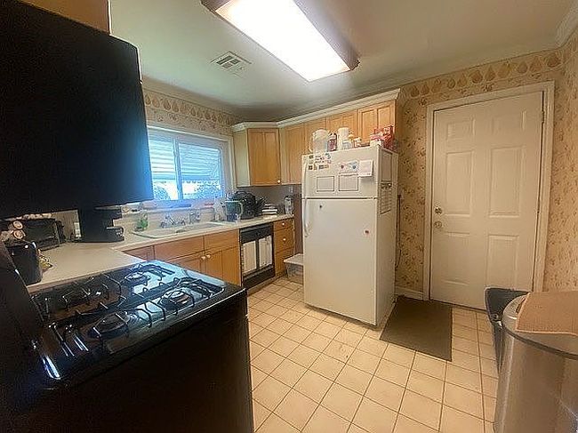 Image of 3242 S Marion Ave