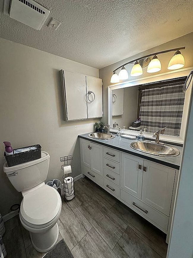 Photo of 212 S Lake Dr, Watertown, SD