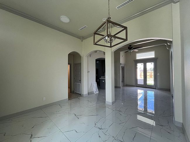 Photo of 100 W 10th St, Los Fresnos, TX