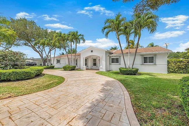 Preview of property located at 8241 Sw 146th St