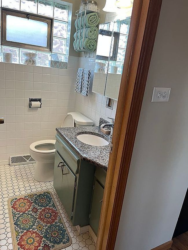 Photo of 5515 S Menard Ave, Chicago, IL