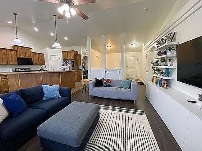 Image of 3462 E Heyward Ct