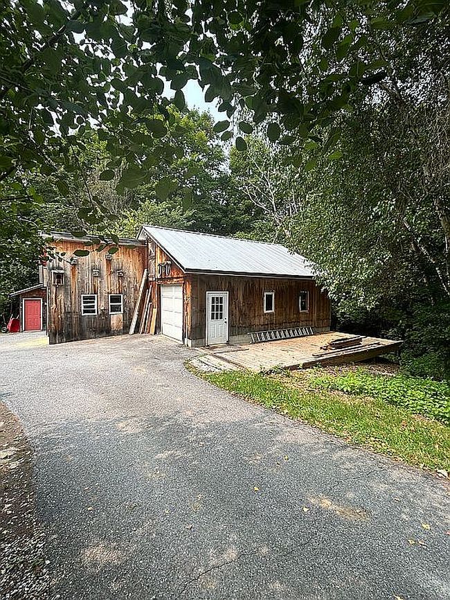Photo of 11 Paddock Ln, Milton, VT