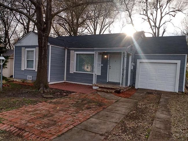 Photo of 640 24th St Se