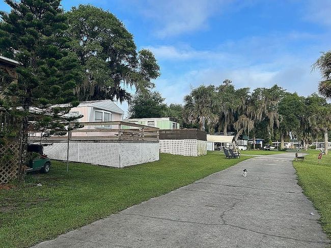 Photo of 18975 E Highway 40, Silver Springs, FL