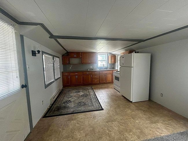 Photo of 314 S Grand St, Lakeville, IN