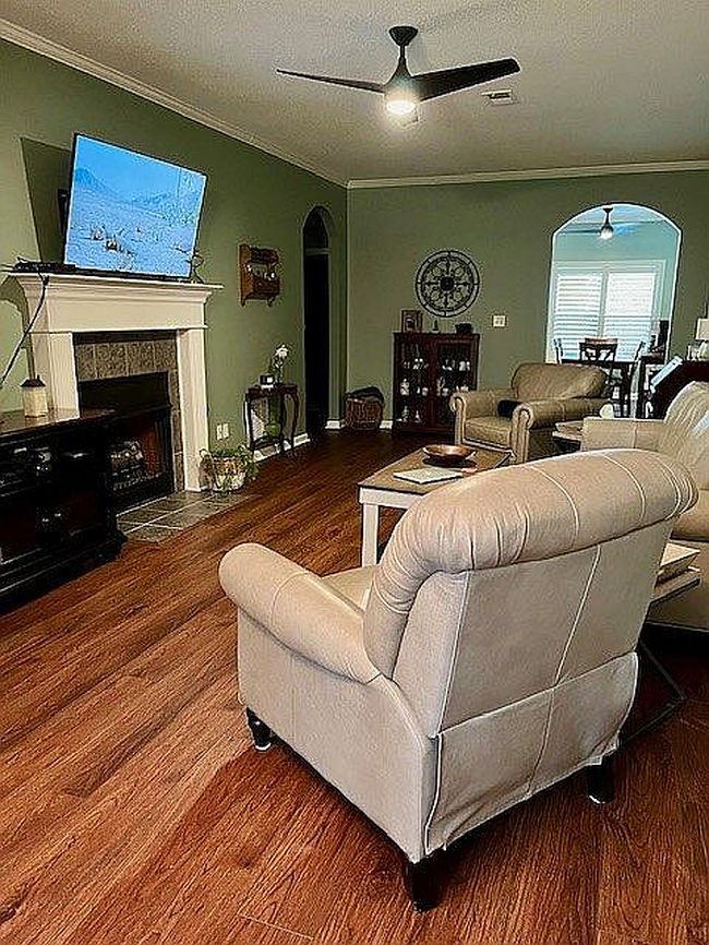 Additional photo 3 of property located at 843 Cardinal Ln